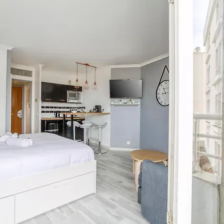 Joli A - La Defense Apartment Courbevoie